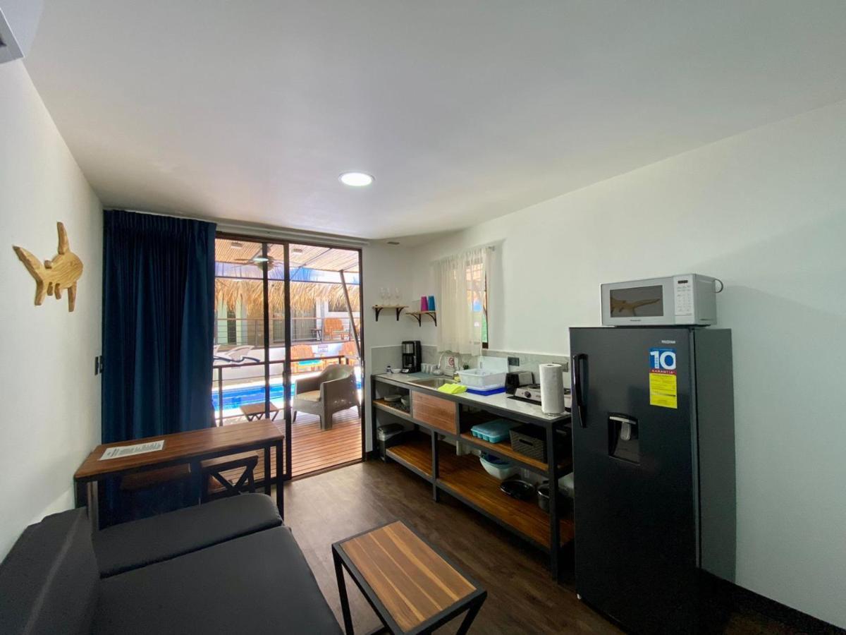 Shark Town Mal Pais Apartment Playa Santa Teresa  Exterior photo